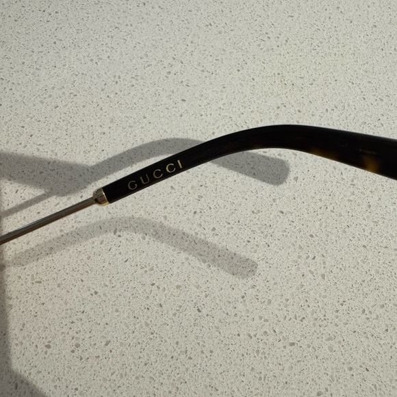 Men’s Gucci Sunglasses - Picture 6 of 7